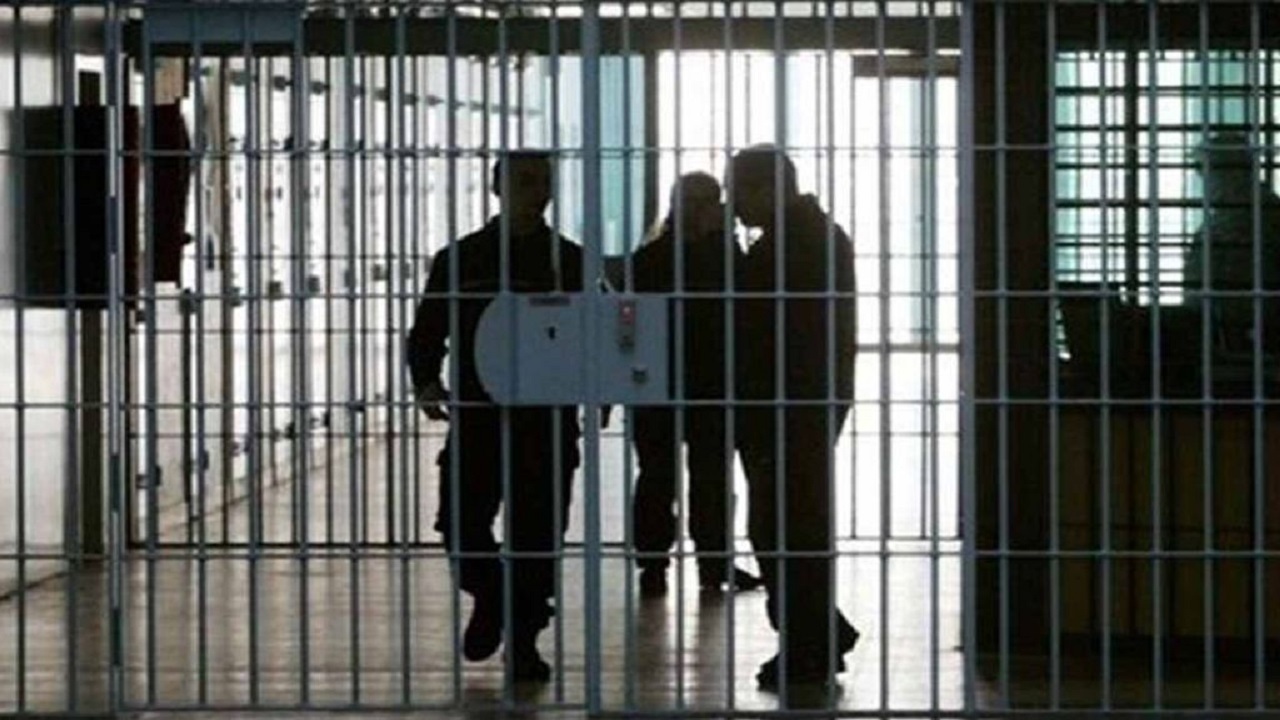 خیر قمی مجلس ترحیم را به شادی آزادی ۸ زندانی تبدیل کرد