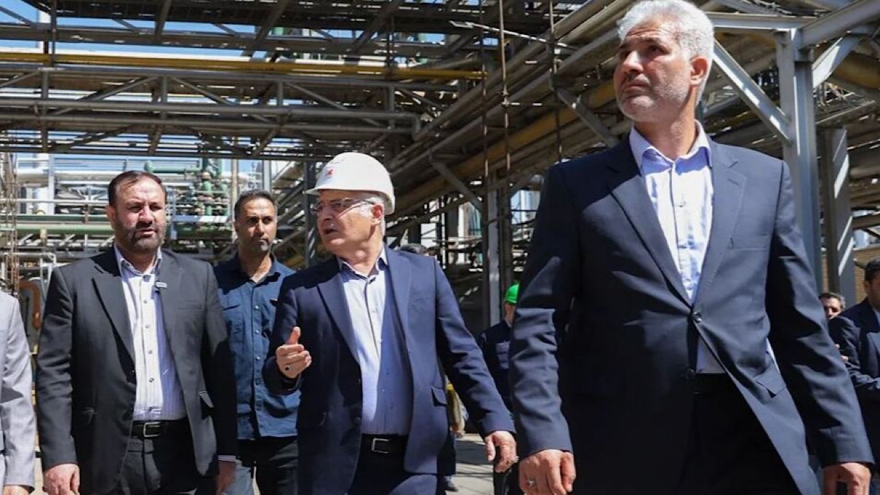 دادستان تهران از شرکت نفت پارس بازدید کرد/ افتتاح نیروگاه ۴ مگاواتی شرکت