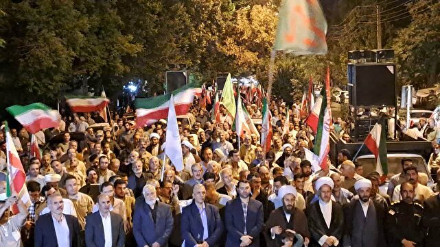 روایتی از دلدادگی مردم انقلابی خوی در قرار‌های شبانه + عکس