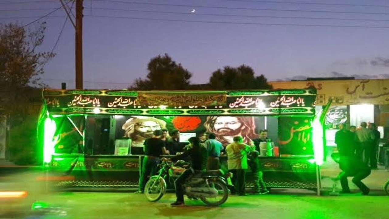 پذیرایی موکب داران قمی در تجمعات شبانه + عکس