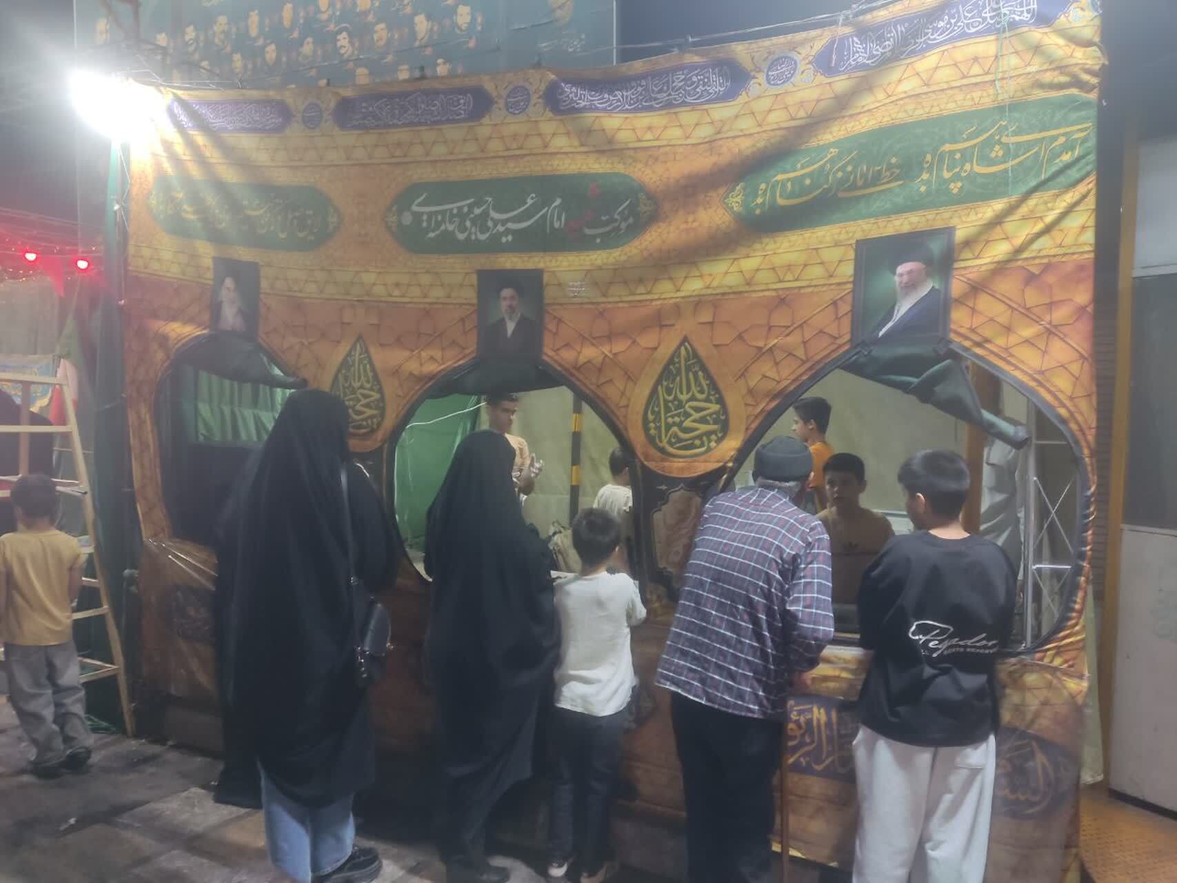 پذیرایی موکب داران قمی در تجمعات شبانه