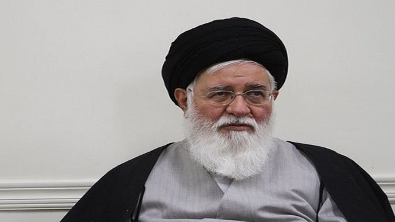 دشمن می‌خواهد فشار داخلی را از دانشگاه‌ها آغاز کند