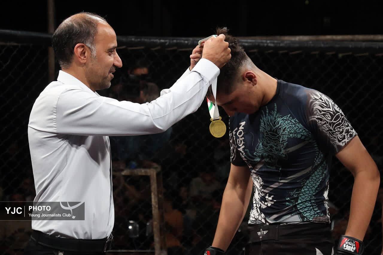 برگزاری مسابقات هنرهای رزمی ترکیبی MMA برای نخستین بار در استان قم+تصاویر