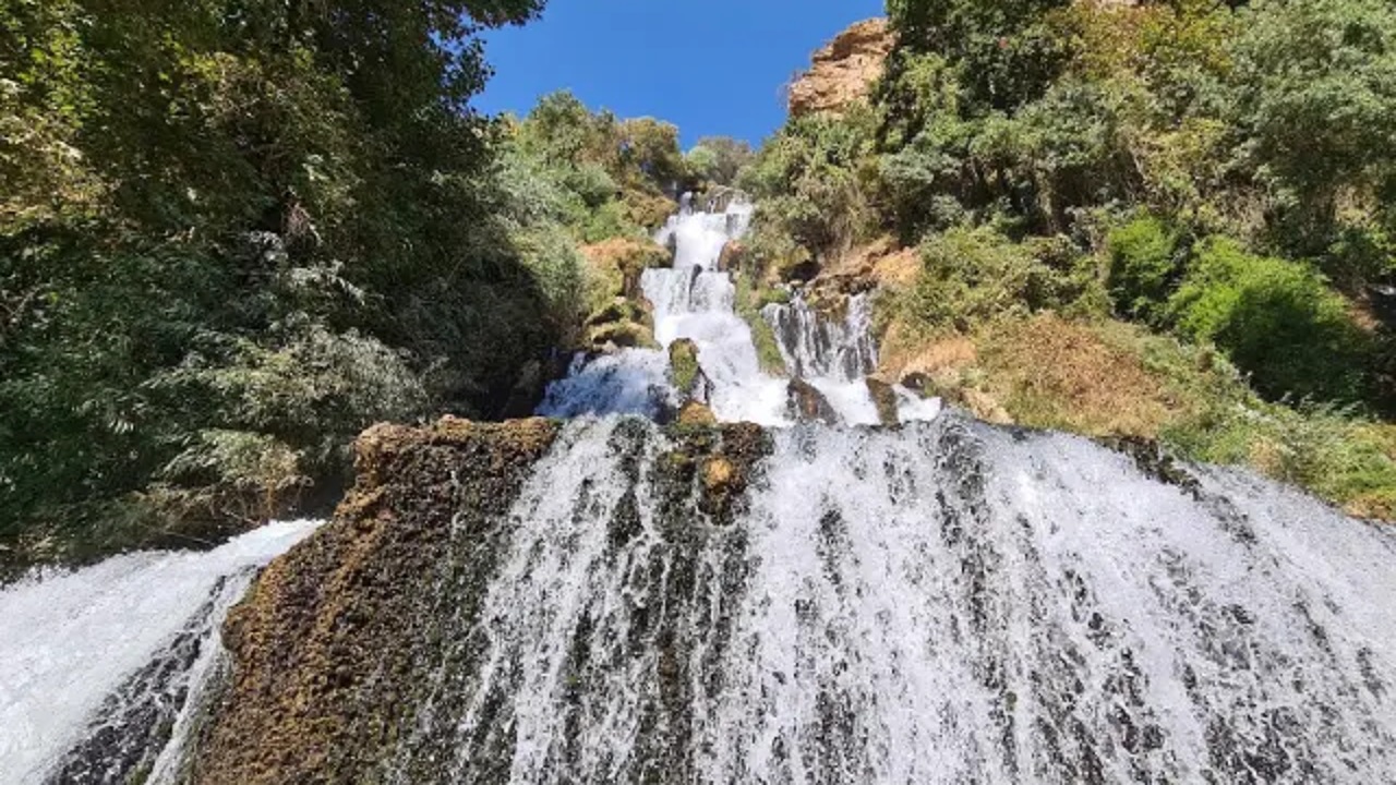 سفری به جادوی آب و سنگ؛ آبشار لندی، مقصد بکر طبیعت چهارمحال و بختیاری+ فیلم