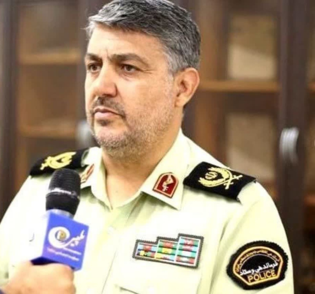 باشگاه خبرنگاران -ضرب‌شست پلیس کرمان به باند جنایتکاران مسلح/ دستبند پلیس نوپو بر دستان قاتل ۳ فقره قتل و ۴ همدستش 