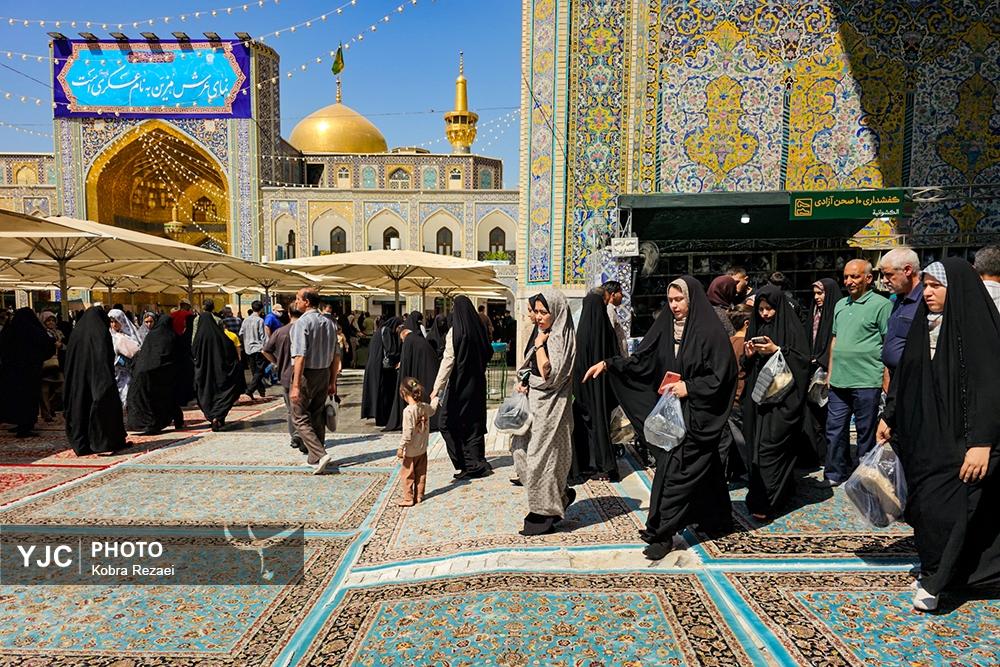 بارگاه مطهر امام رضا (ع) در روز میلاد امام حسن عسکری (ع)