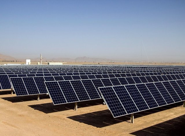 نیروگاه خورشیدی ۹۵ مگاواتی شمس‌آباد افتتاح شد/ گام تازه برای تأمین برق پاک صنایع استان تهران