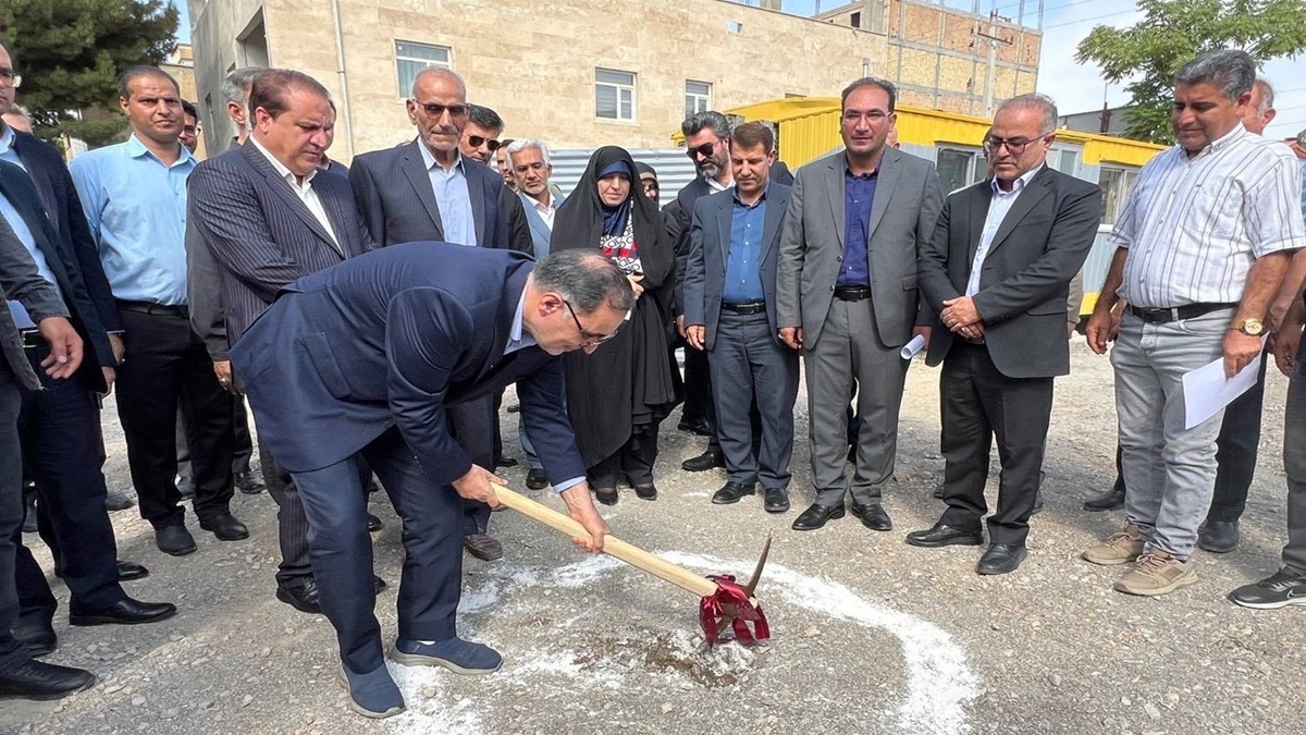 باشگاه خبرنگاران -آیین کلنگ‌زنی فاز دوم مجتمع فرهنگی، ورزشی و توانبخشی ایثار استان ایلام با مساحت ۱۶۳۵ متر مربع
