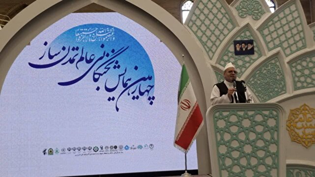 انقلاب اسلامی شکست‌ناپذیری قدرت‌های بزرگ را باطل کرد / اراده ملت‌ها قوی‌تر از استکبار است