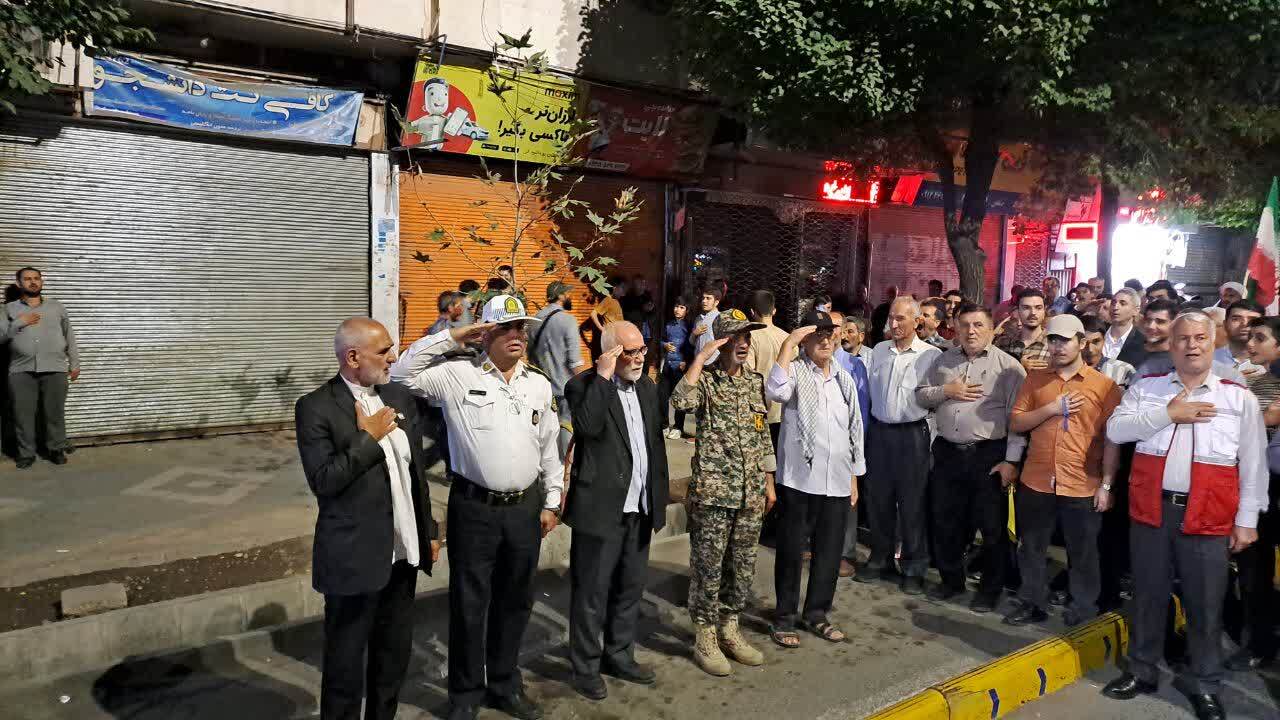 گزارش تصویری از راهپیمایی مردم خوی در قرارهای شبانه گزارش تصویری از راهپیمایی مردم خوی در قرارهای شبانه