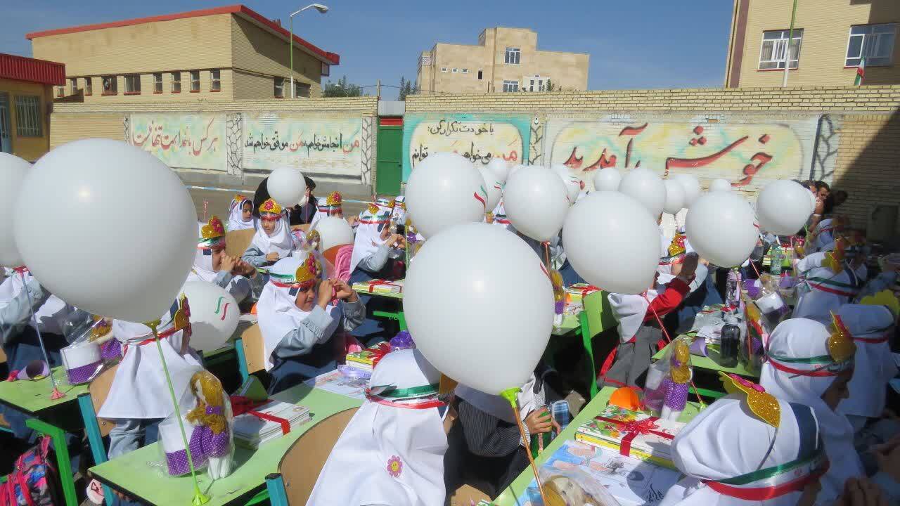 نواخته شدن زنگ شکوفه&zwnj;ها در مدارس