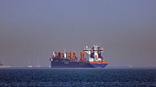 نفتکش LNG هنگام عبور از تنگه هرمز هدف پرتابه ناشناس قرار گرفت
