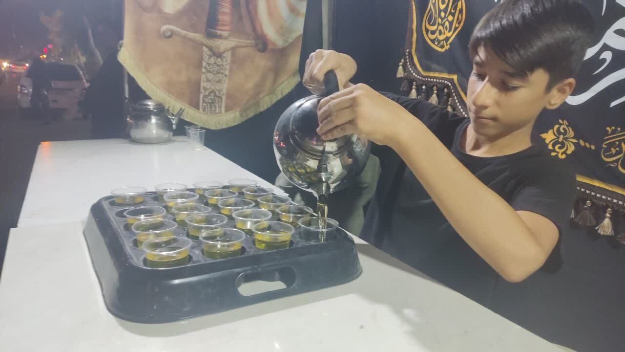 برپایی ایستگاه صلواتی در قم به مناسبت شهادت حضرت معصومه (س)