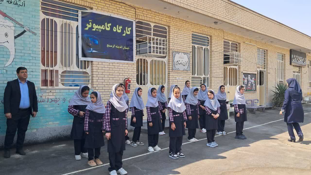 زنگ جشن شکوفهها در مدارس لارستان به صدا درآمد زنگ جشن شکوفهها در مدارس لارستان به صدا درآمد