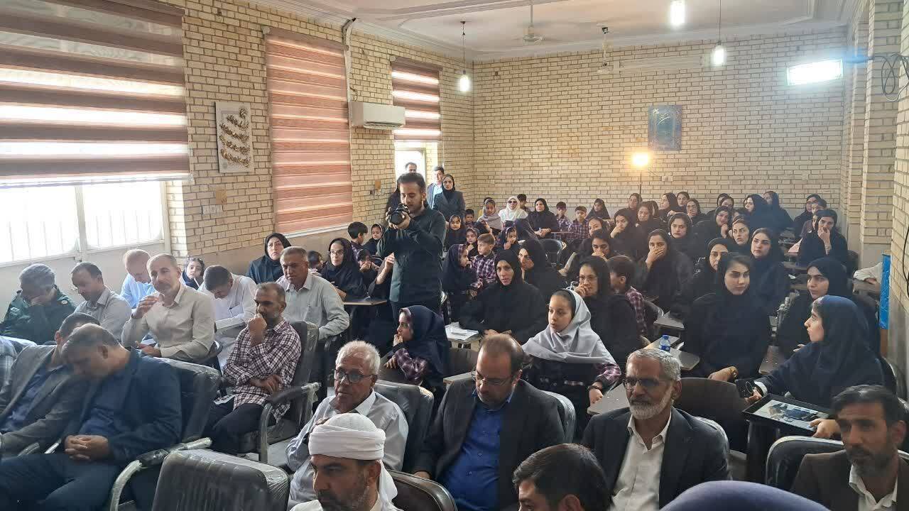 زنگ جشن شکوفهها در مدارس لارستان به صدا درآمد زنگ جشن شکوفهها در مدارس لارستان به صدا درآمد