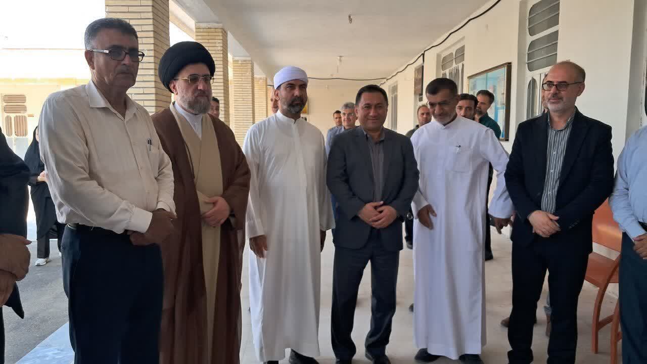 زنگ جشن شکوفهها در مدارس لارستان به صدا درآمد زنگ جشن شکوفهها در مدارس لارستان به صدا درآمد