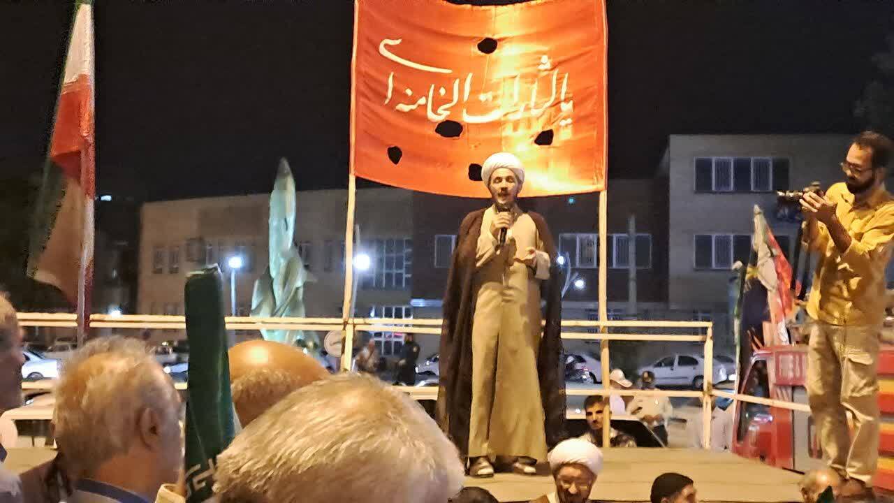 گوشههایی از تجلی حماسه حضور مردم شهرستان خوی در میدان مقاومت گوشههایی از تجلی حماسه حضور مردم شهرستان خوی در میدان مقاومت
