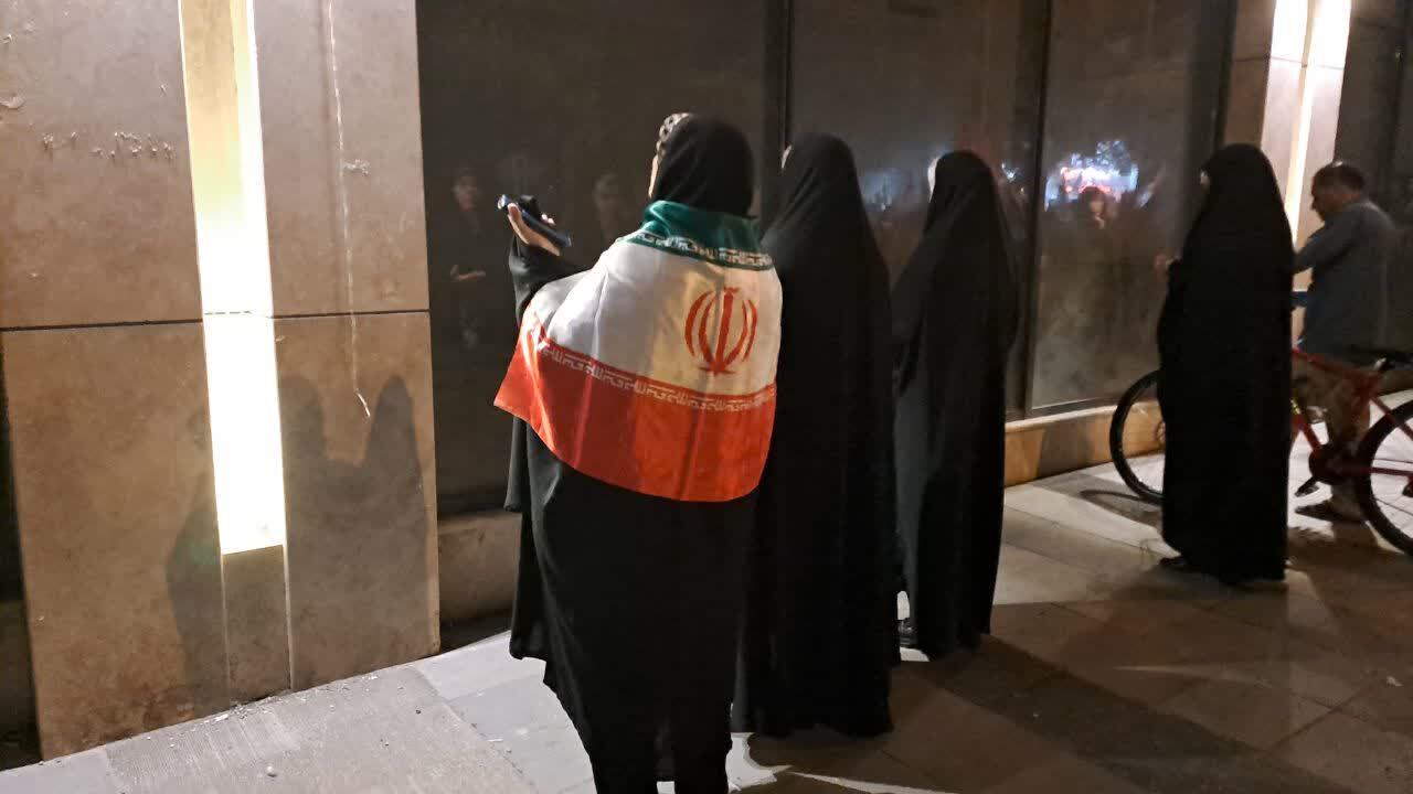 گوشههایی از تجلی حماسه حضور مردم شهرستان خوی در میدان مقاومت گوشههایی از تجلی حماسه حضور مردم شهرستان خوی در میدان مقاومت