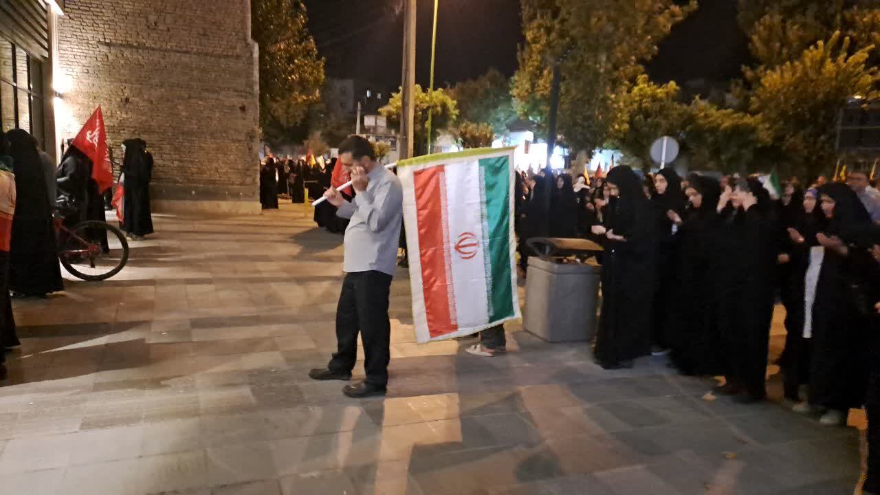 گوشههایی از تجلی حماسه حضور مردم شهرستان خوی در میدان مقاومت گوشههایی از تجلی حماسه حضور مردم شهرستان خوی در میدان مقاومت