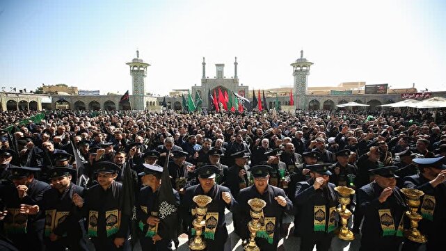 قم در سوگ خواهر خورشید هشتم /حرکت دسته‌های عزاداری به سوی حرم کریمه اهل بیت (س)