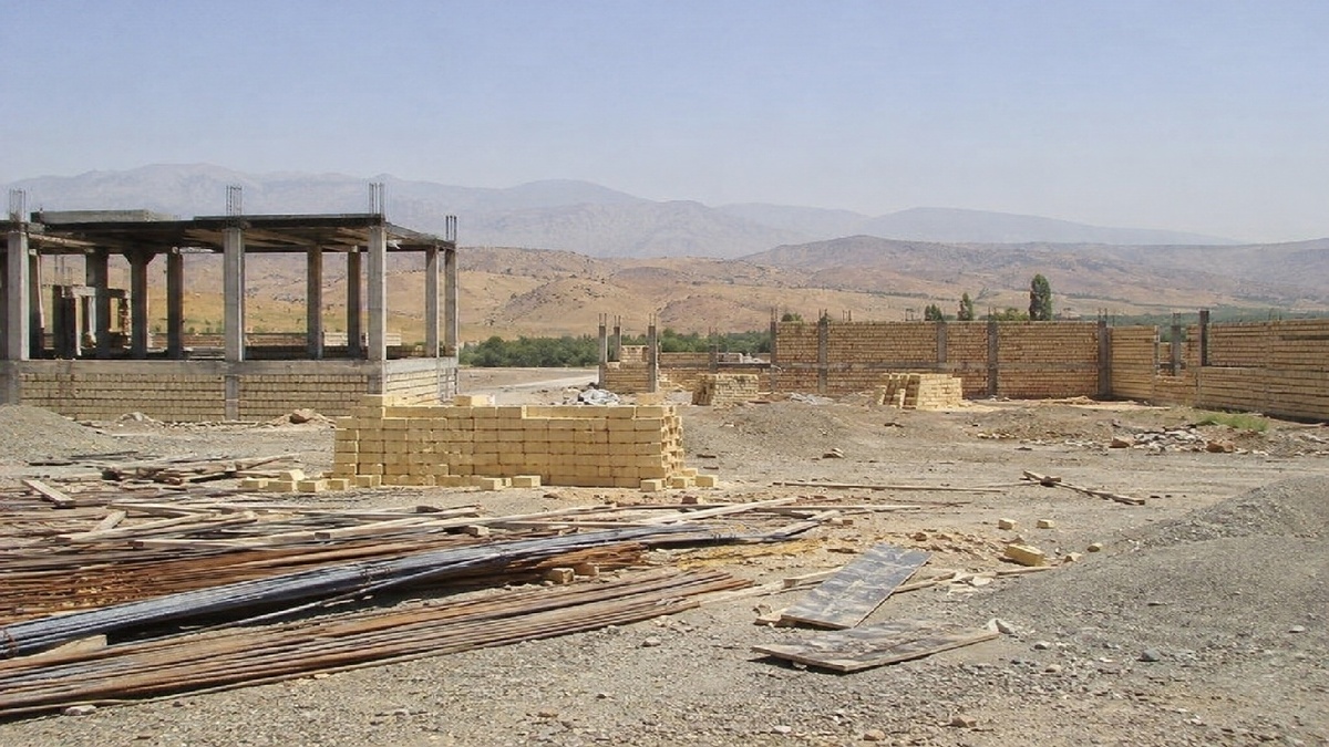 باشگاه خبرنگاران -بلاتکلیفی ۵ هزار قطعه زمین در دلفان؛ خانه‌دار شدن مردم در صف انتظار!