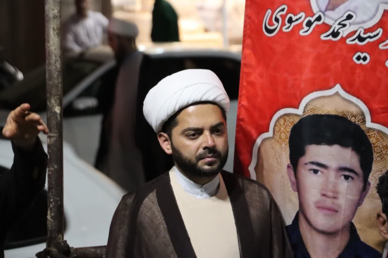 قابی دیگر از ایستادگی و مقاومت مردم انقلابی ماهدشت در قرارهای شبانه قابی دیگر از ایستادگی و مقاومت مردم انقلابی ماهدشت در قرارهای شبانه