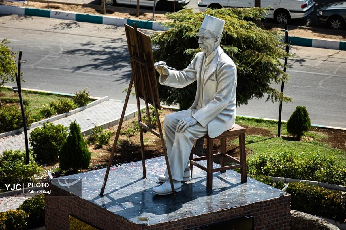 رونمایی از مجسمه پدر نقاشی نوین ایران، «کمال الملک»