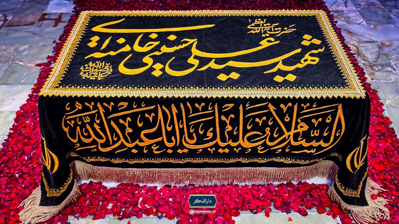نوجوانان دلتنگ رهبر شهید انقلاب در رواق دارالذکر + فیلم