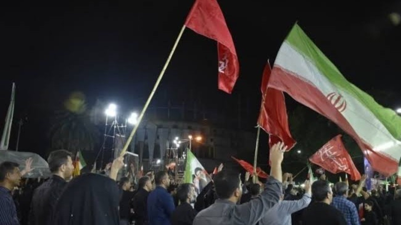 تجمع مردم انقلابی شاهین شهر در قرار‌های شبانه + فیلم