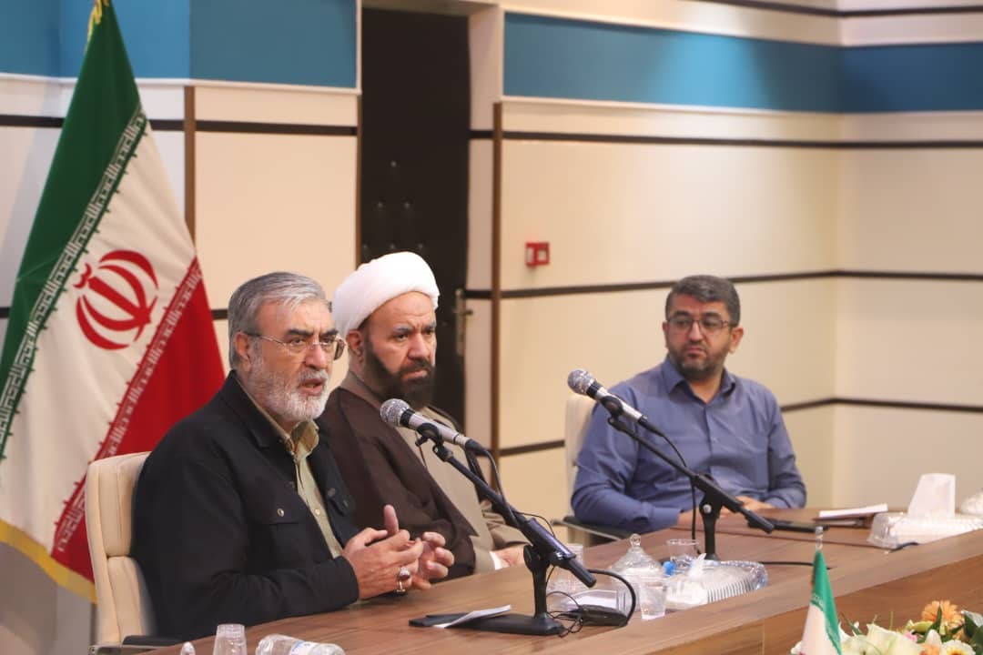 آمریکا که به دنبال براندازی ایران بود؛ به بازکردن تنگه هرمز راضی شده!