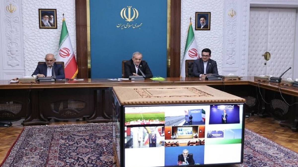 باشگاه خبرنگاران -رئیس‌جمهور: از ظرفیت‌های کرمان در تولید انژری‌های پاک استفاده شود