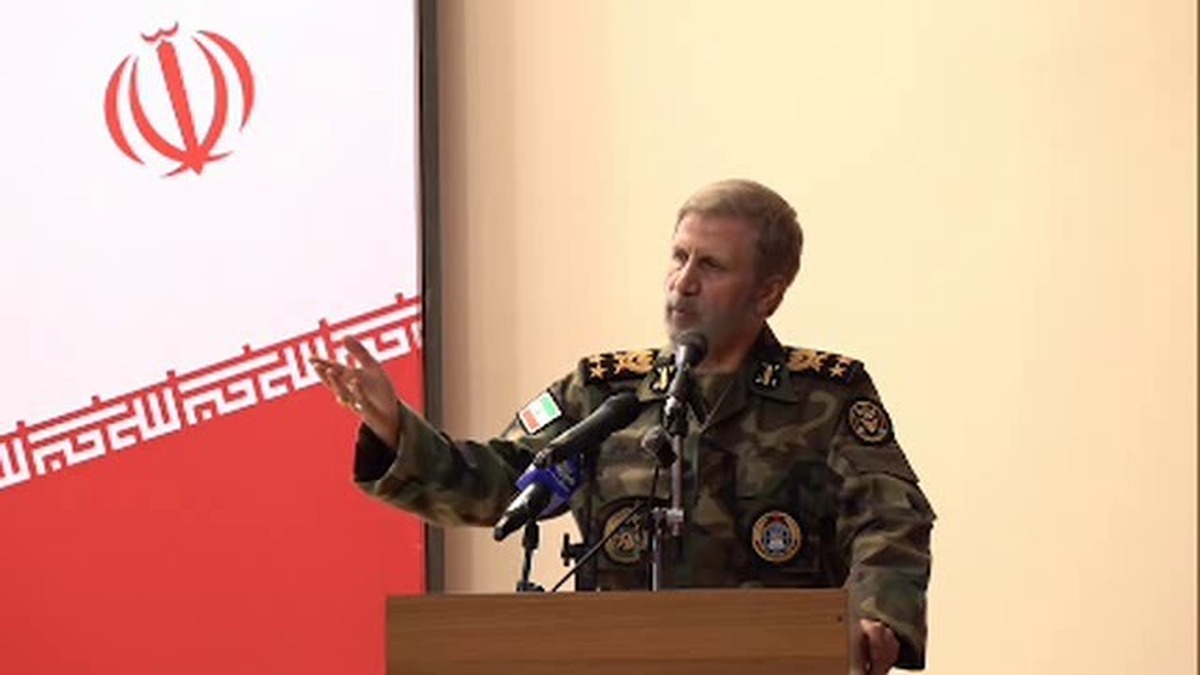 باشگاه خبرنگاران -حضور تمام قد ارتش در مسیر دفاع از کشور و خدمت‌رسانی به مردم