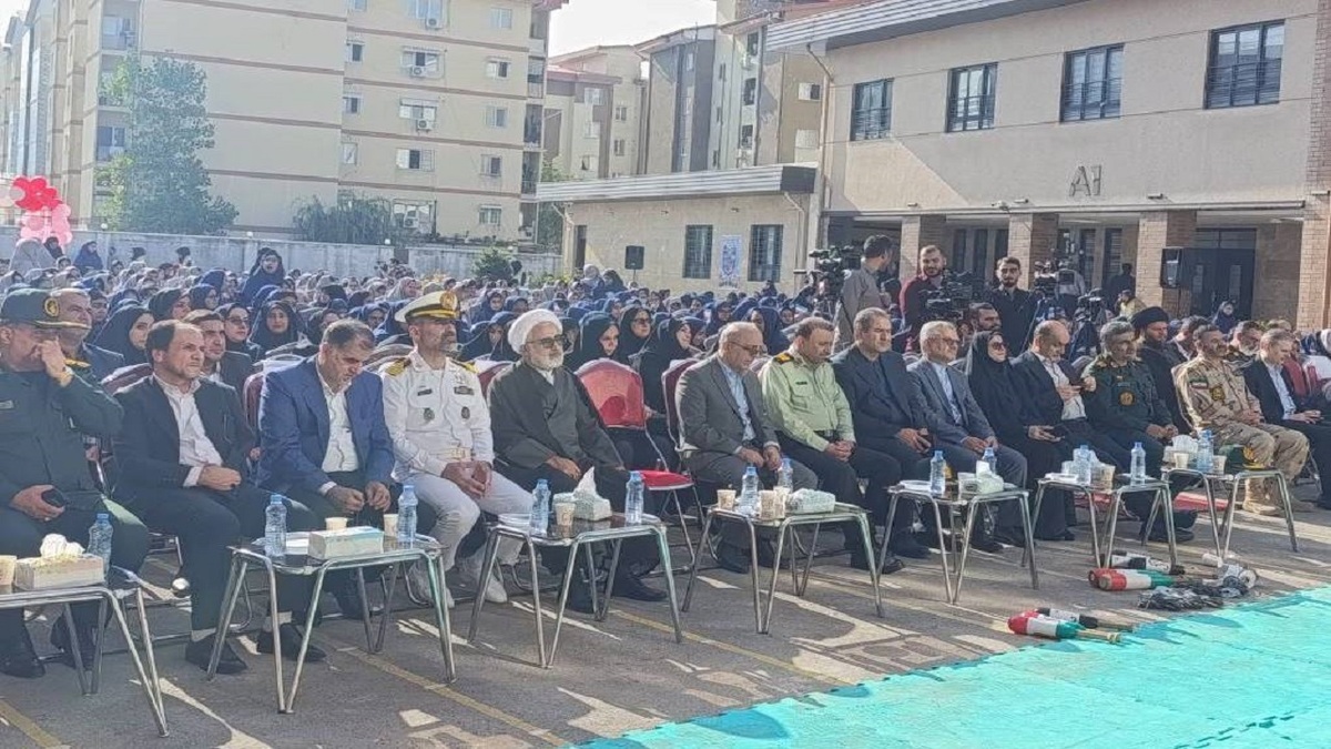 باشگاه خبرنگاران -نواختن زنگ آغاز سال تحصیلی جدید در گیلان