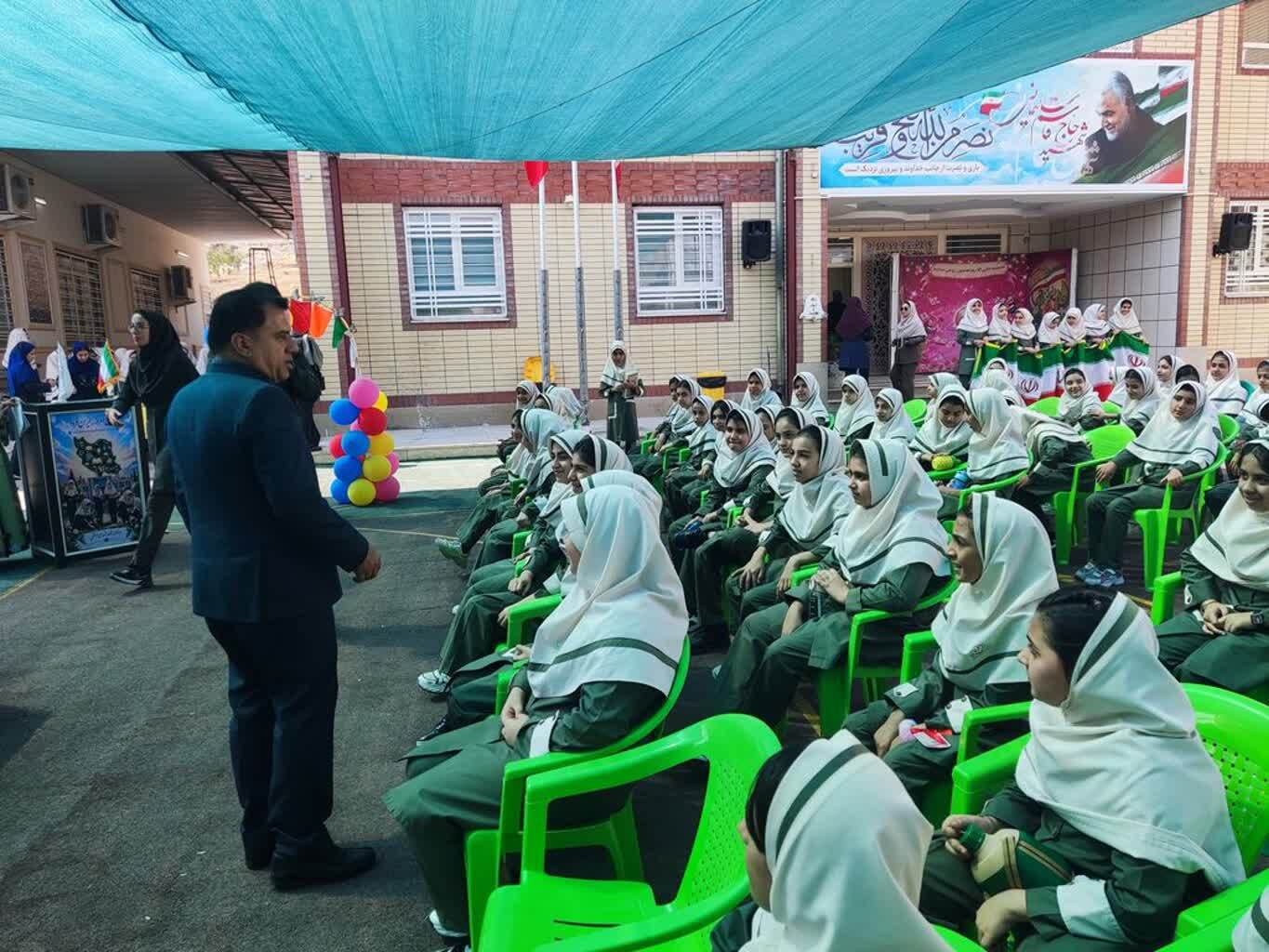 زنگ مهر و مقاومت در مدارس لارستان به صدا درآمد زنگ مهر و مقاومت در مدارس لارستان به صدا درآمد