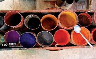 هنر اصیل رنگرزی سنتی قم در قاب تصویر