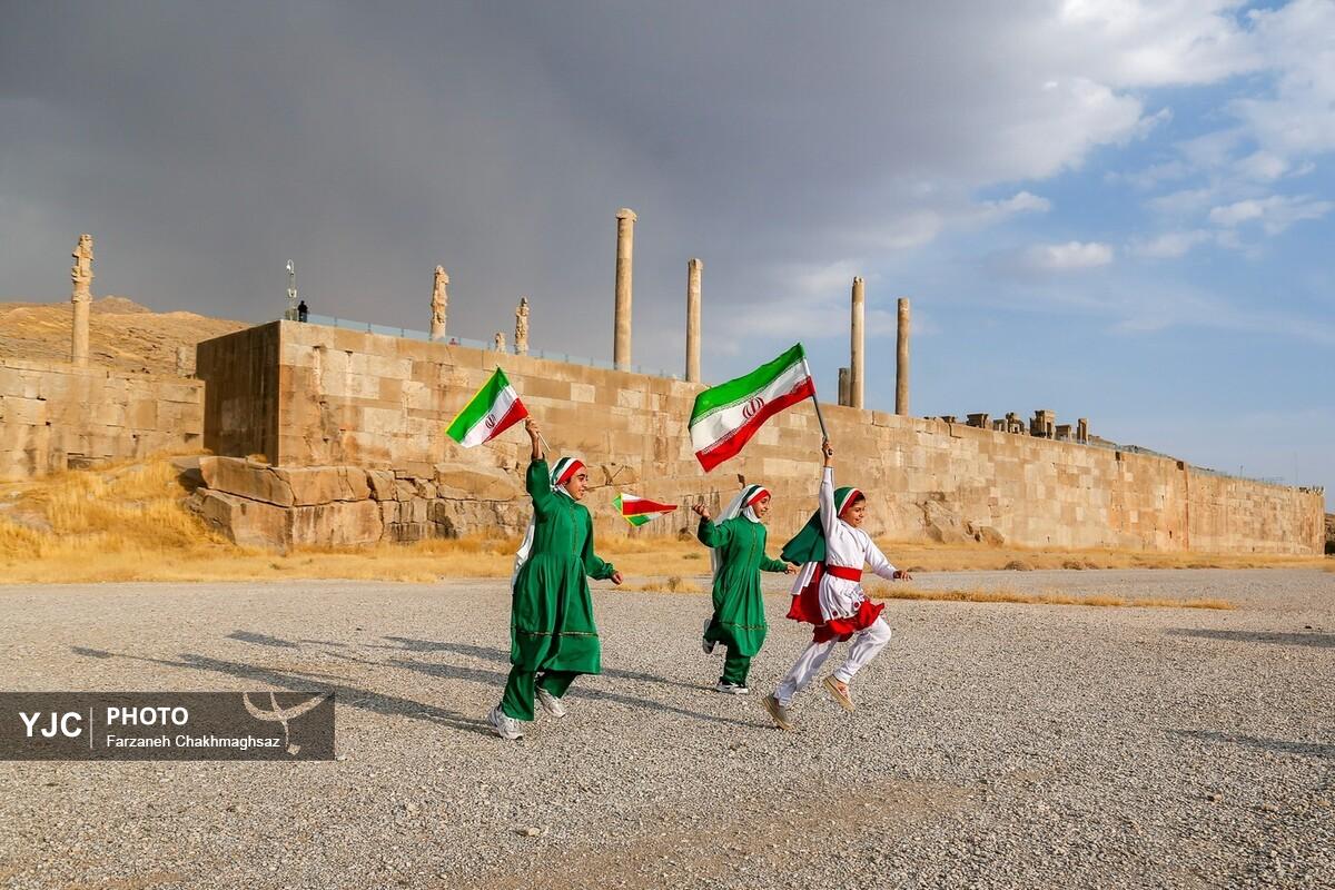 اجتماع مردمی «جان‌فدایان تمدن» در تخت جمشید
