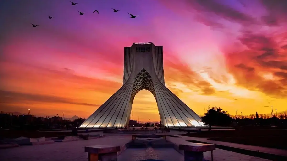 هشت هزار تکه سنگ برج آزادی؛ تکنولوژی چطور به داد معمار جوان رسید؟