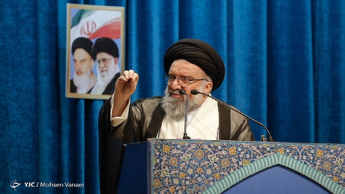 باشگاه خبرنگاران -دست رزمنده‌ای که سه کشتی متخلف در تنگه هرمز را زد، درد نکند/ درافتادن با حجاب، درافتادن با خداست
