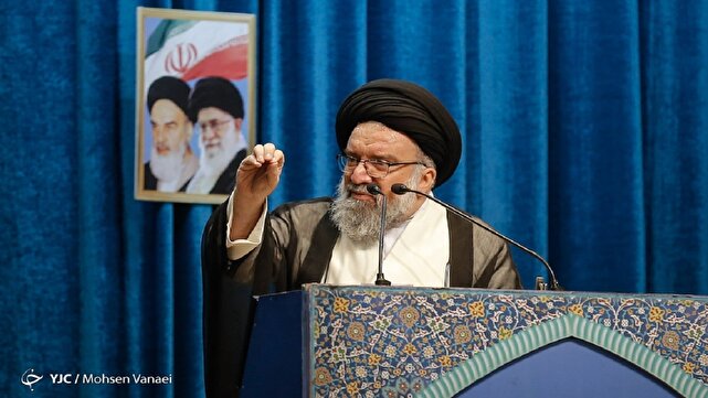 دست رزمنده‌ای که سه کشتی متخلف در تنگه هرمز را زد، درد نکند/ درافتادن با حجاب، درافتادن با خداست