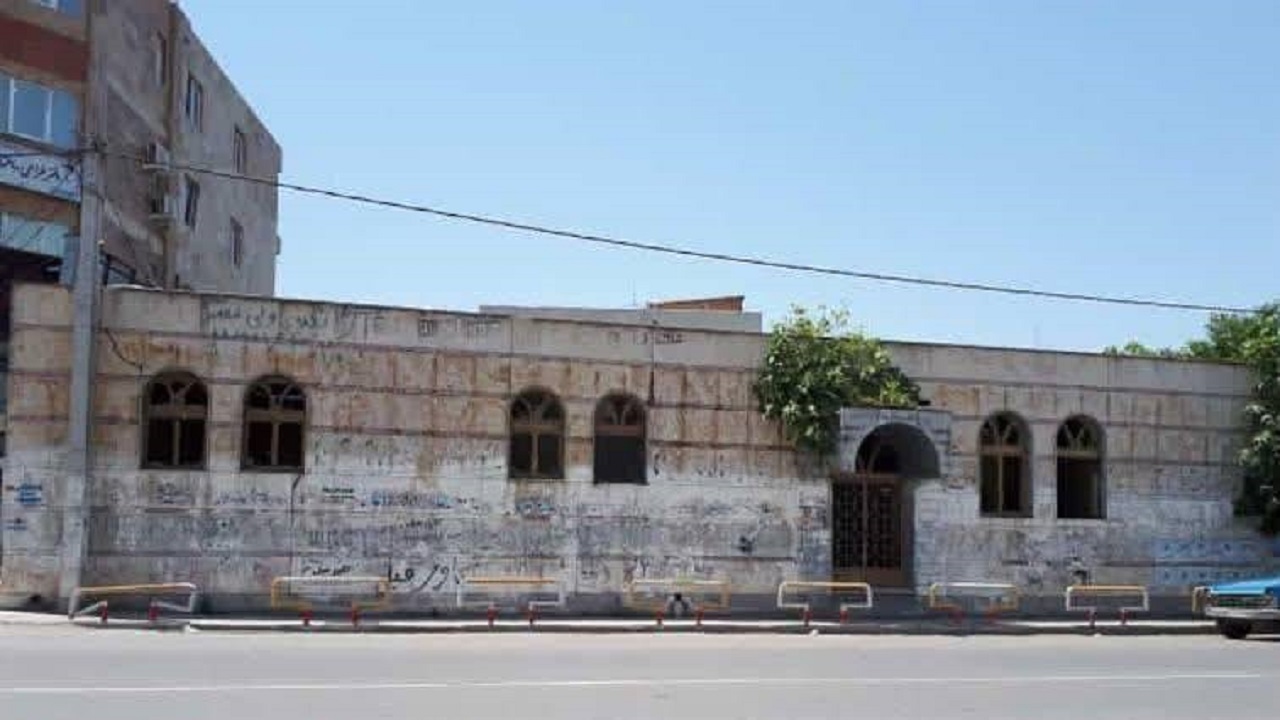 تخریب بنای ناایمن در معبر اصلی کردکوی با دستور دادستانی