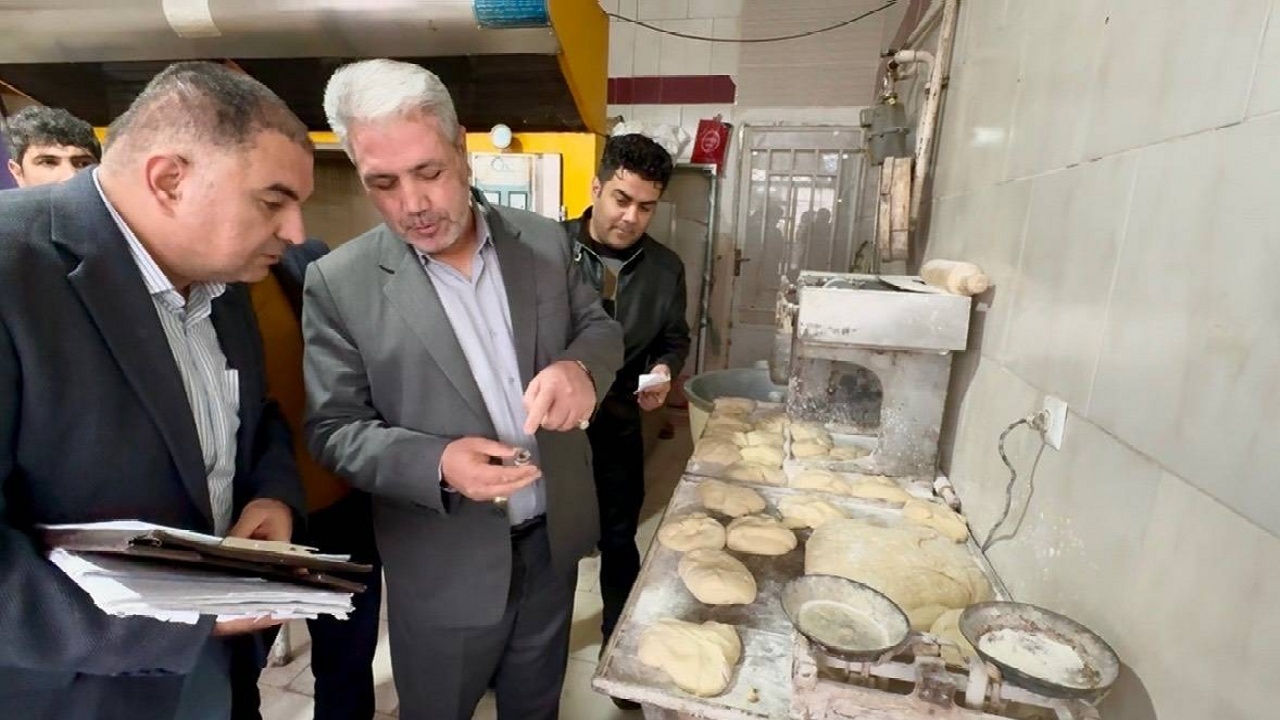 خط قرمز فرمانداری ارومیه برای نان مردم/ مهر و موم ۷ نانوایی متخلف در بازدید سرزده فرماندار