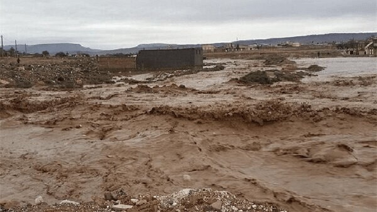 بسته شدن مسیر فرعی بیژن‌آباد - قلعه‌گنج در جنوب کرمان بر اثر بارش شدید باران