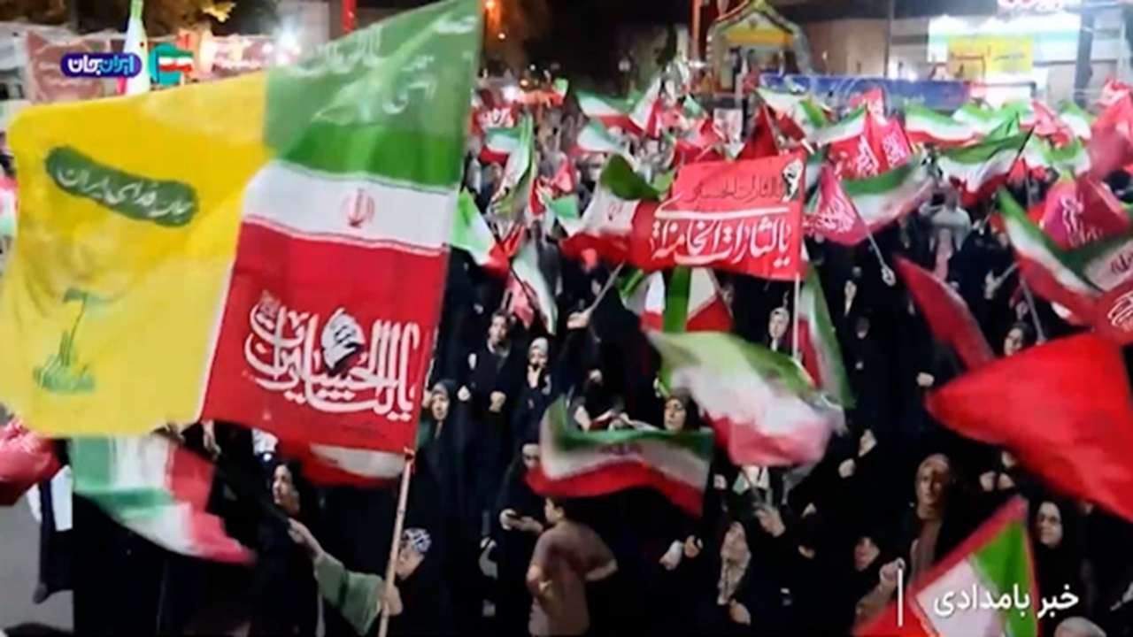 شور و شادی مردم در دویست‌وسی‌ودومین تجمع شبانه پایتخت + فیلم