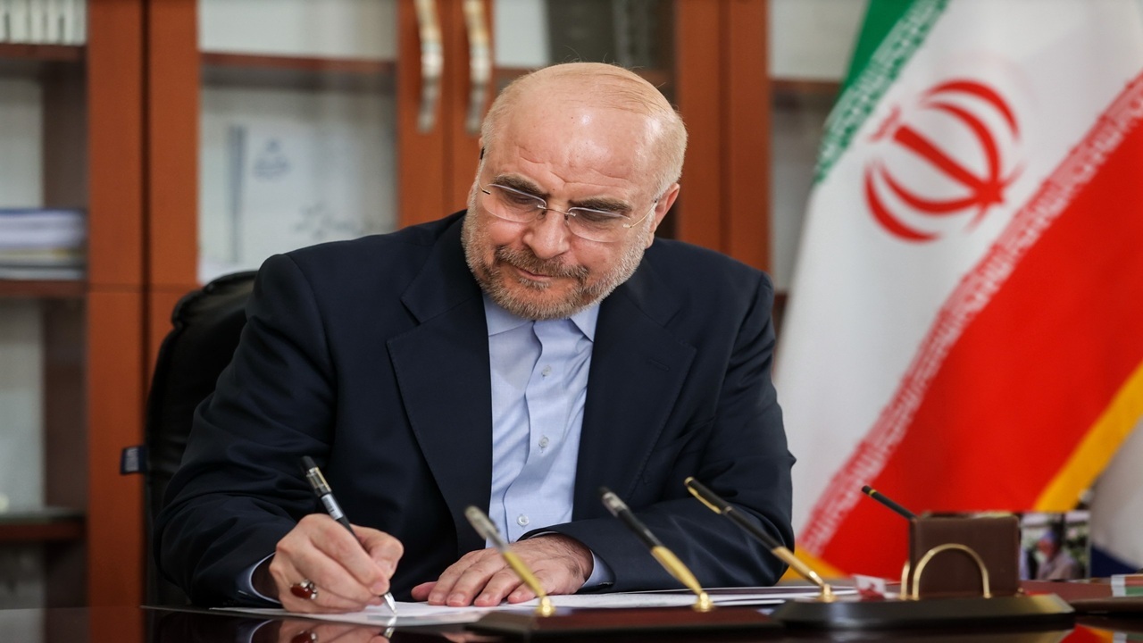 قالیباف قهرمانی کشتی آزاد زیر ۲۳ سال جهان را تبریک گفت