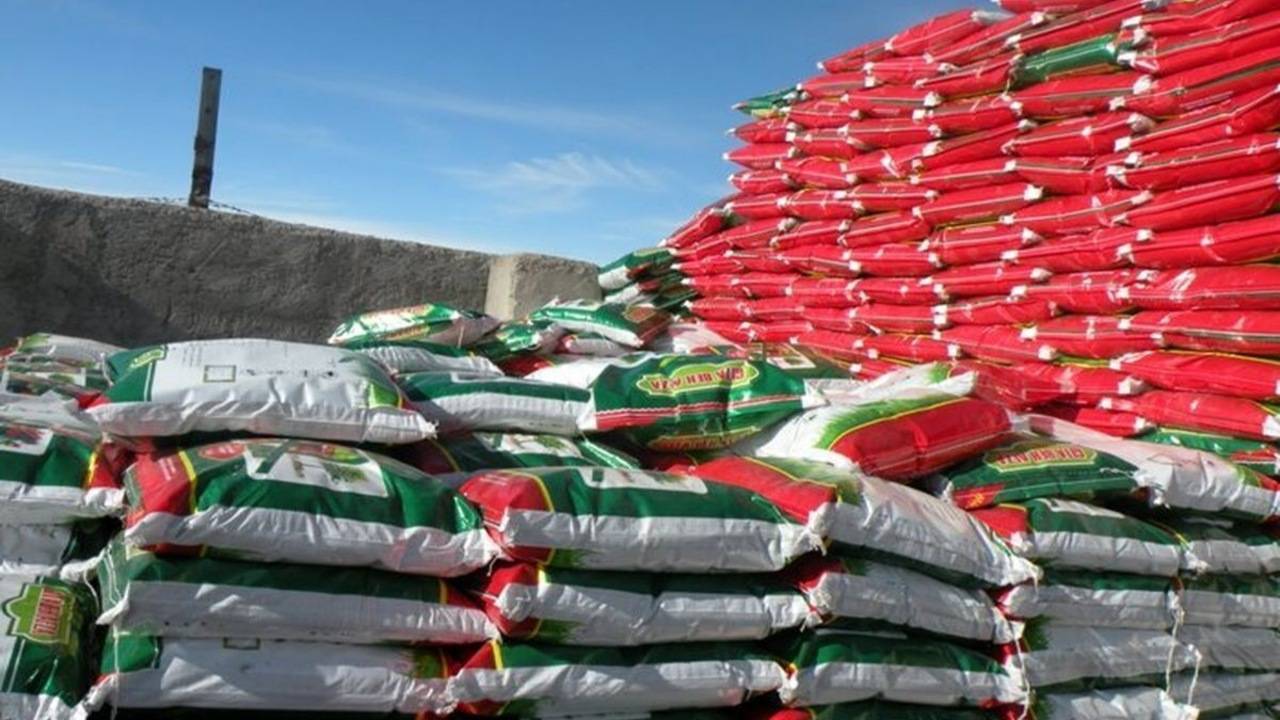 انهدام باند فروش غیرقانونی کود شیمیایی یارانه‌ای، خارج از شبکه توزیع