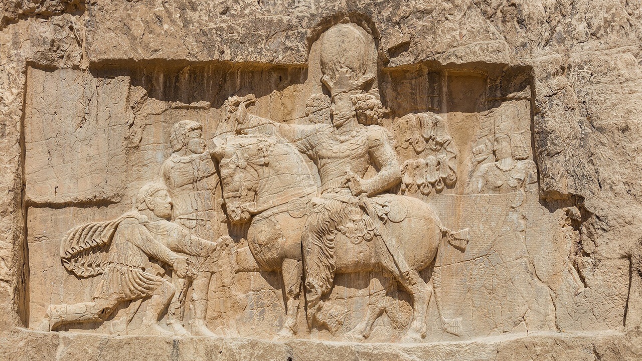تاریخ را که بدزدند باخته‌ایم