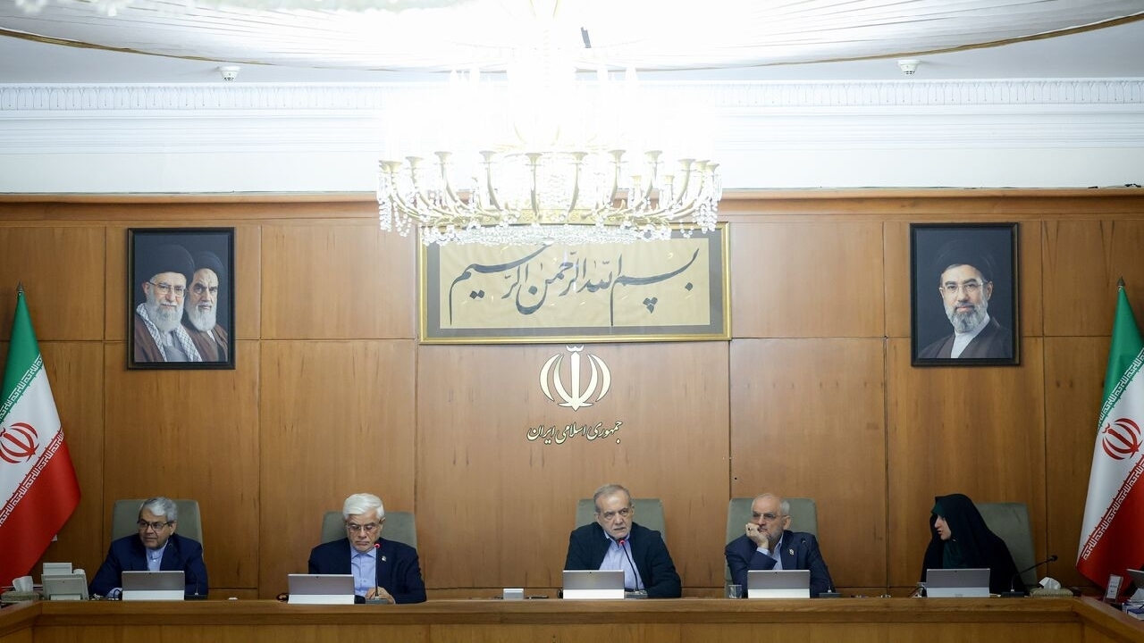 بررسی روند بازسازی تاسیسات نفت و گاز کشور در جلسه هیات دولت