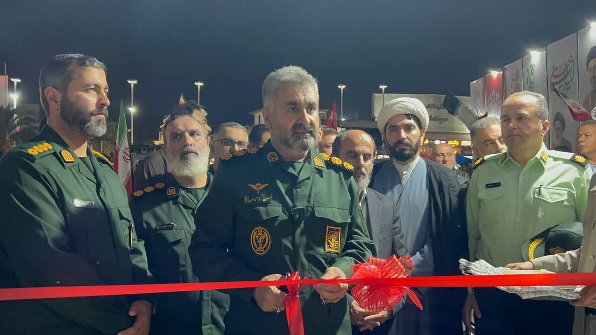 باشگاه خبرنگاران -افتتاح نمایشگاه «اسـوه بسـیج» در میدان شهدای ذهاب رشت+ فیلم و عکس