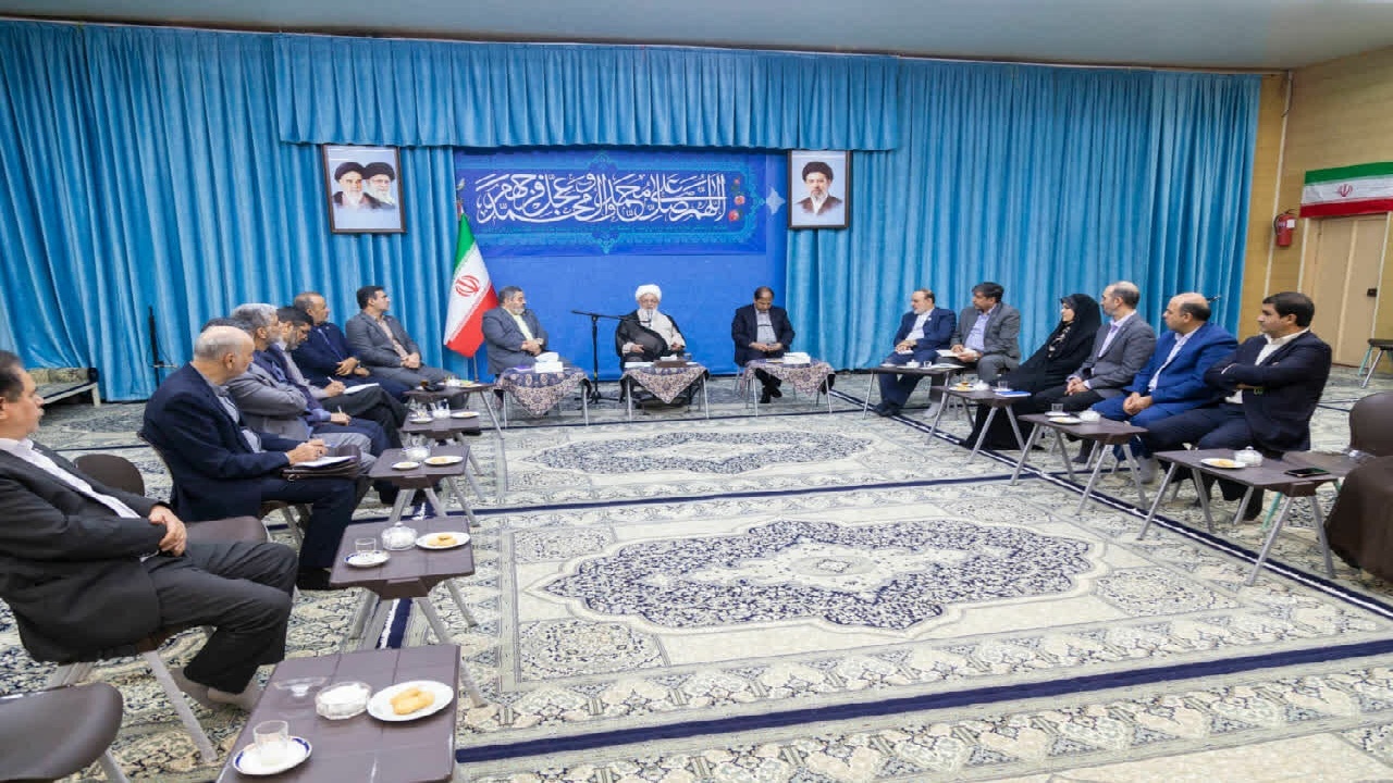 حضور ملت در میدان، جهانیان را شگفت‌زده کرد