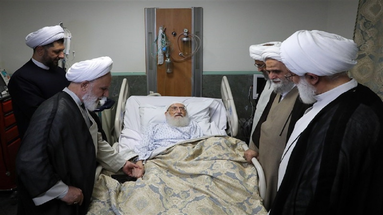 آیت‌الله نوری همدانی از بیمارستان مرخص شد